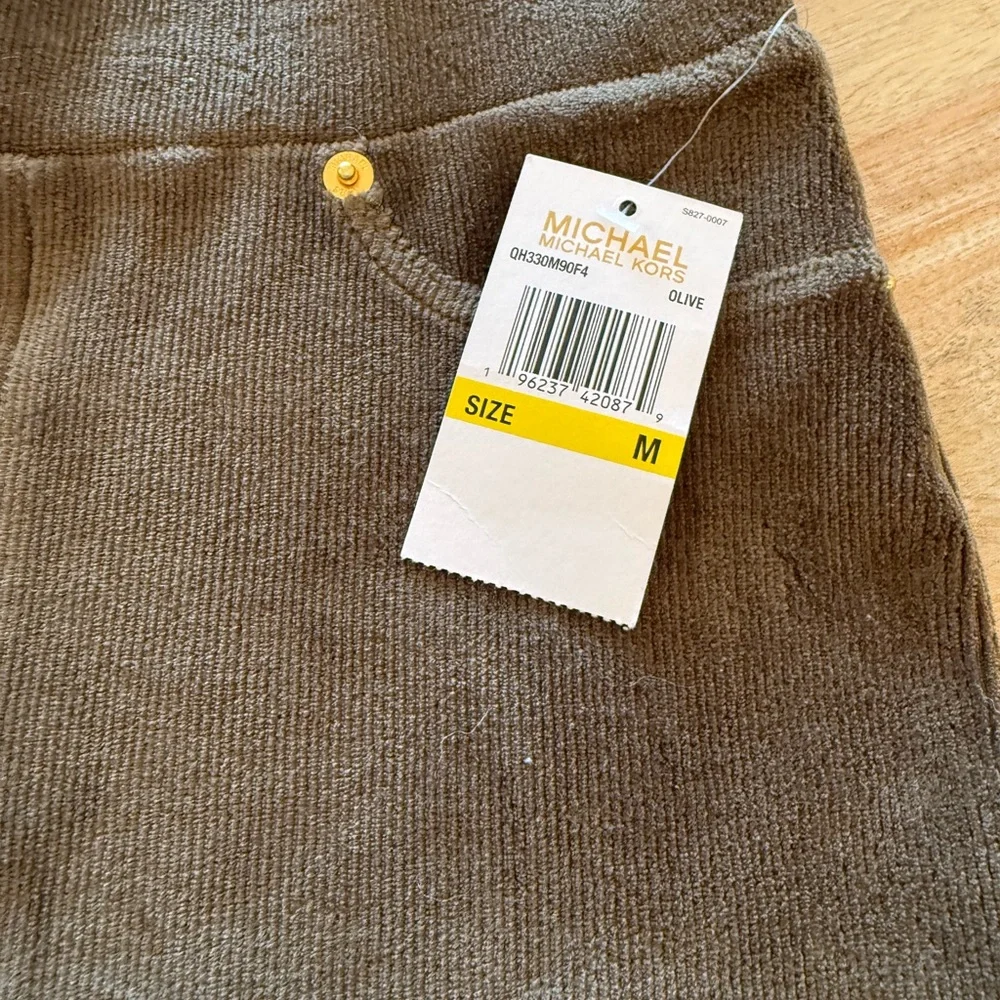 Michael Kors pants. Olive green, pull on pants - Picture 8 of 8